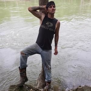 Meet your Posher, Ethan